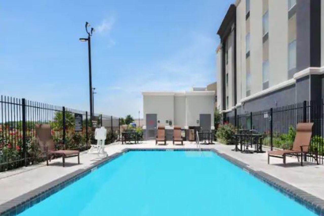 Hampton Inn & Suites San Antonio Brooks City Base, Tx Bagian luar foto