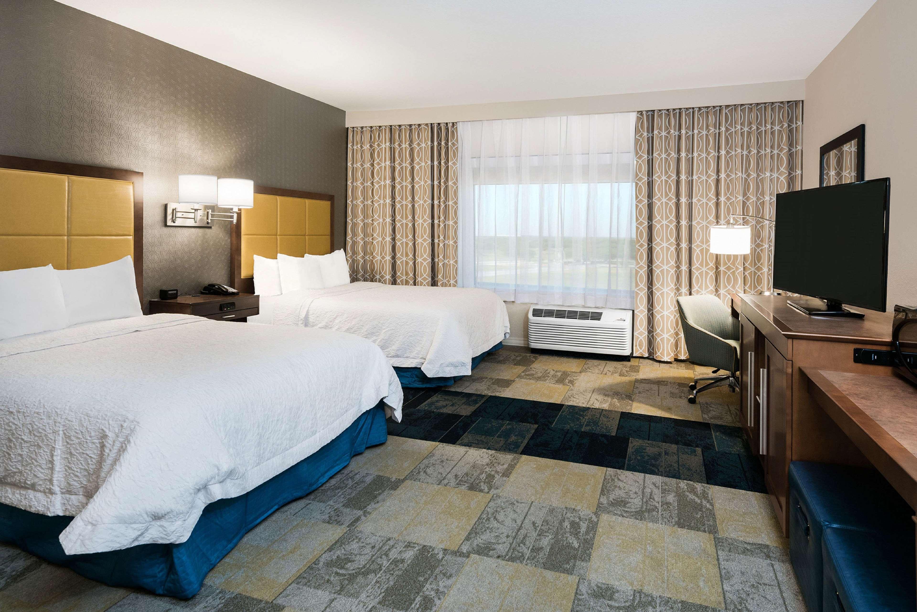 Hampton Inn & Suites San Antonio Brooks City Base, Tx Bagian luar foto