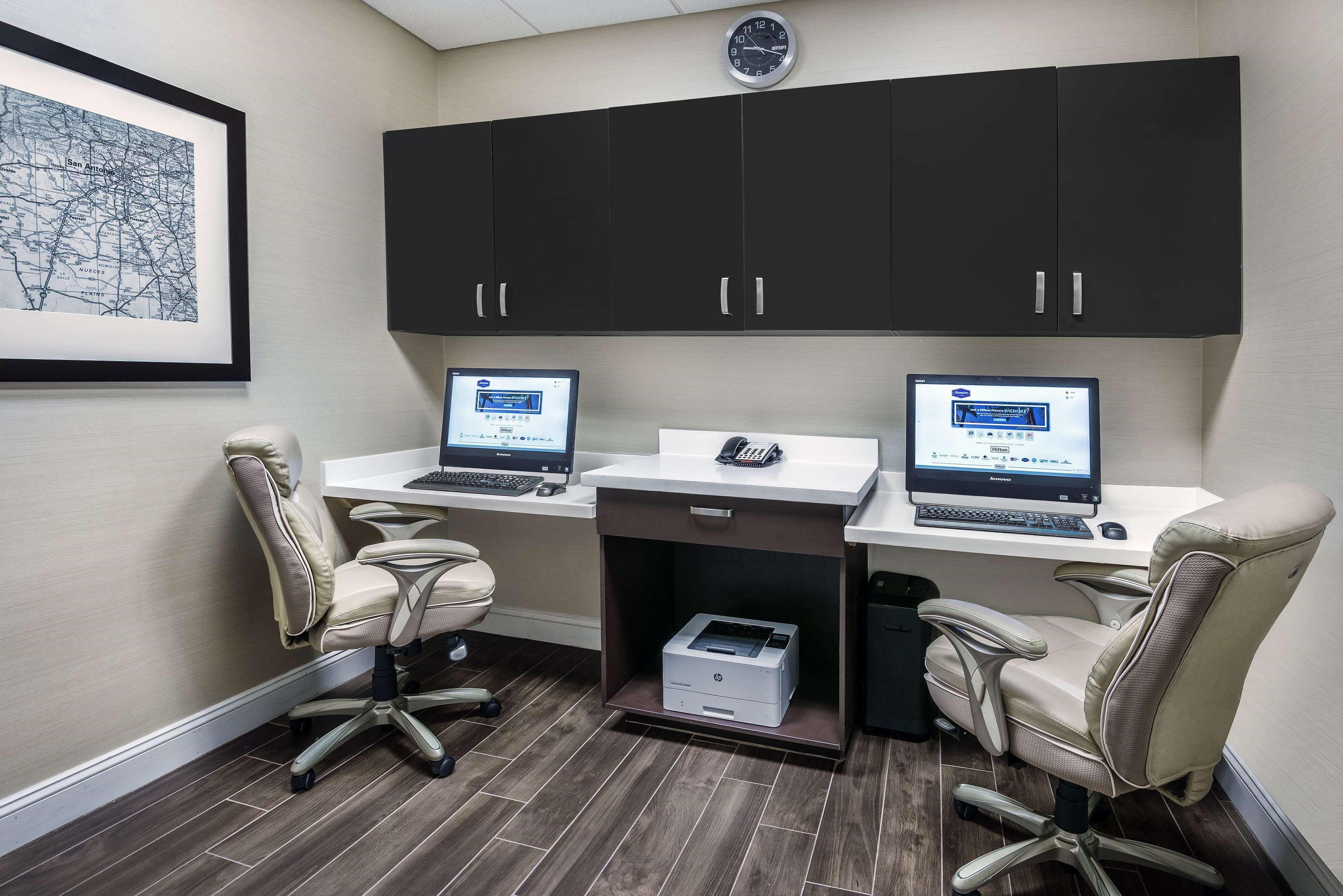 Hampton Inn & Suites San Antonio Brooks City Base, Tx Bagian luar foto